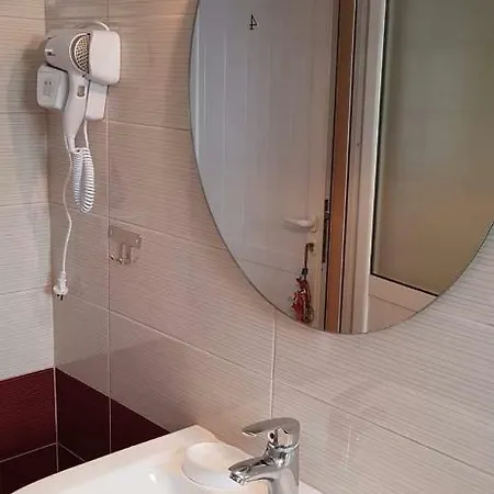 Andrey Hostal Sarandë
