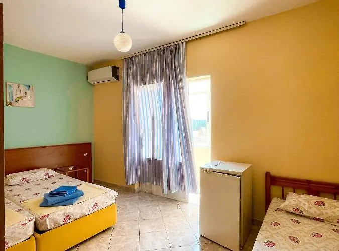 Andrey Hostel Saranda