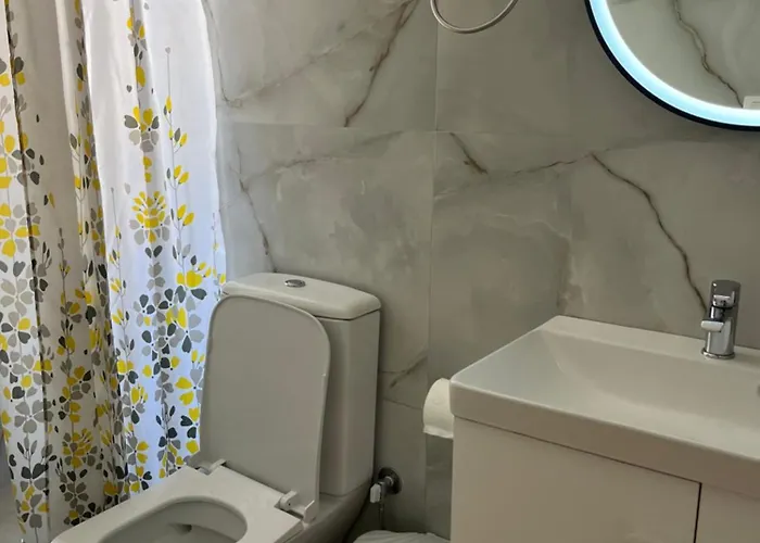 Andrey Hostel Saranda