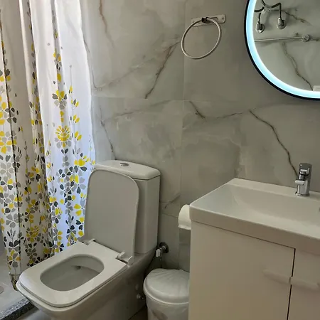 Andrey Hostel Sarande